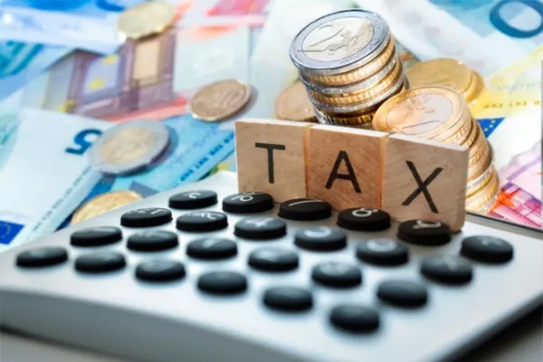 Μειωμένη φορολογία το 2021 για τους ελεύθερους επαγγελματίες