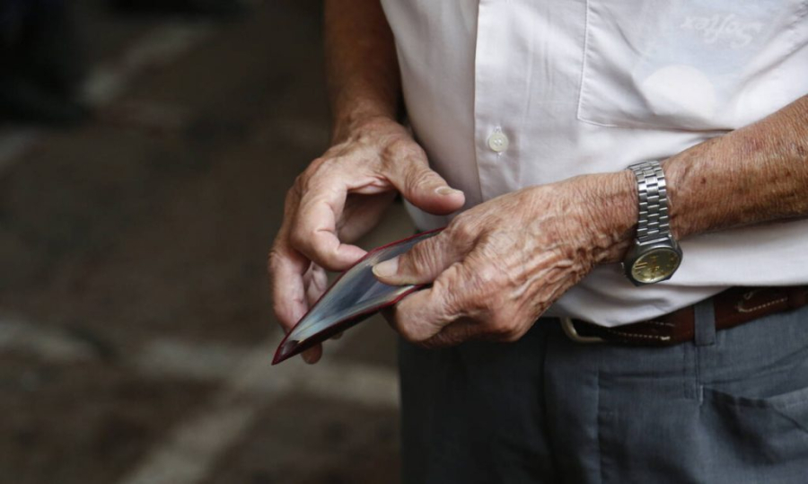 Συνταξιούχοι: Νομοθετική ρύθμιση για να λάβουν τα αναδρομικά μόνο όσοι δικαιώθηκαν από το ΣτΕ
